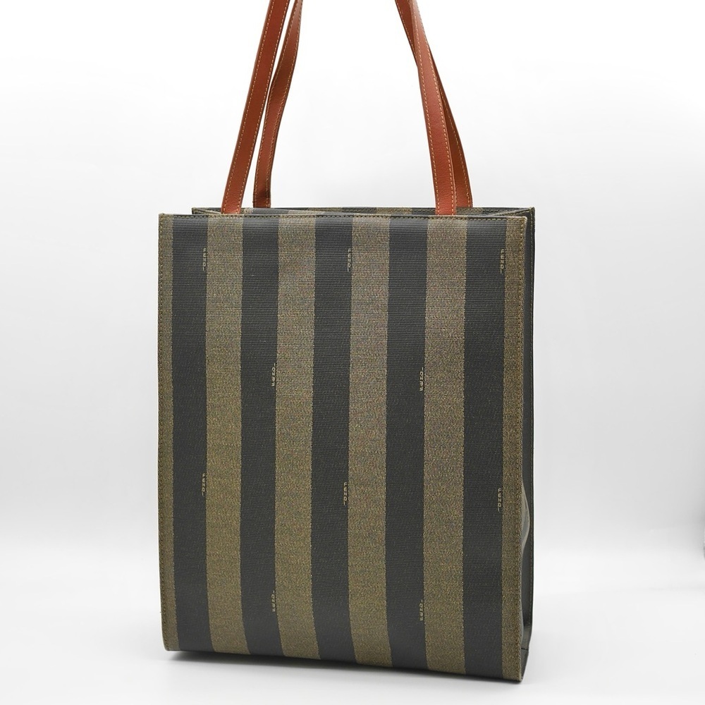 🍓FENDI Pecan Tote - Picture 3 of 15